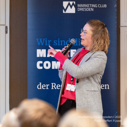 Foto von Anne Meinhardt als Speakerin beim Marketing Club Dresden